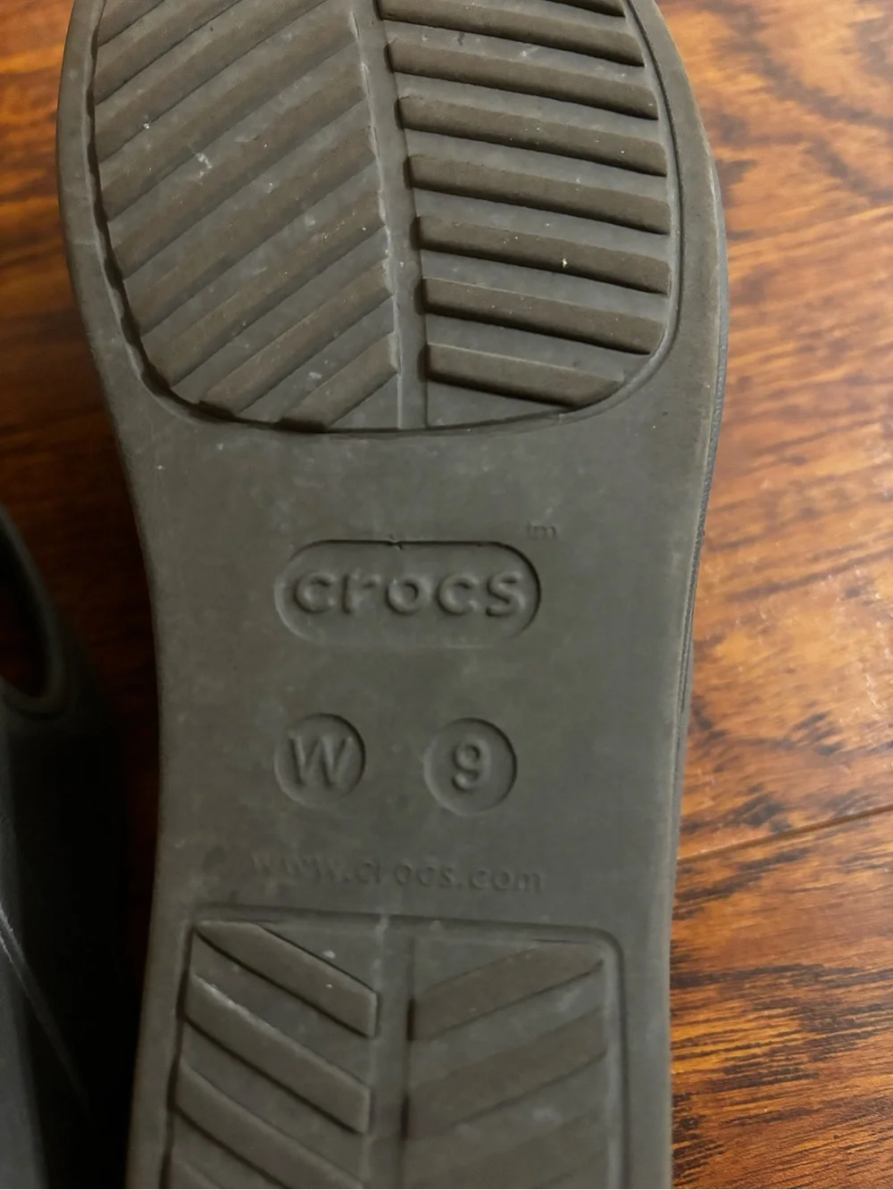 CROCS Sanrah Twist Dual Comfort Sandals Brown 2-inch Wedged Slip-Ons